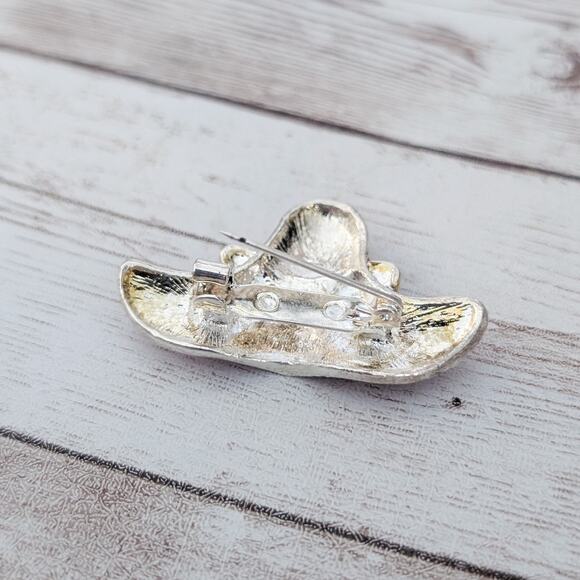 Vintage Brooch - Red Hat with Purple Bow - One Missing Gem - Picture 5 of 5